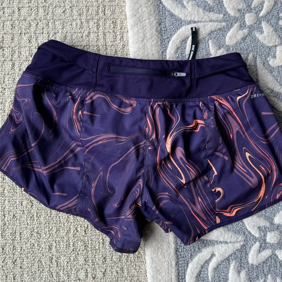 Nike shorts - Picture 2 of 3